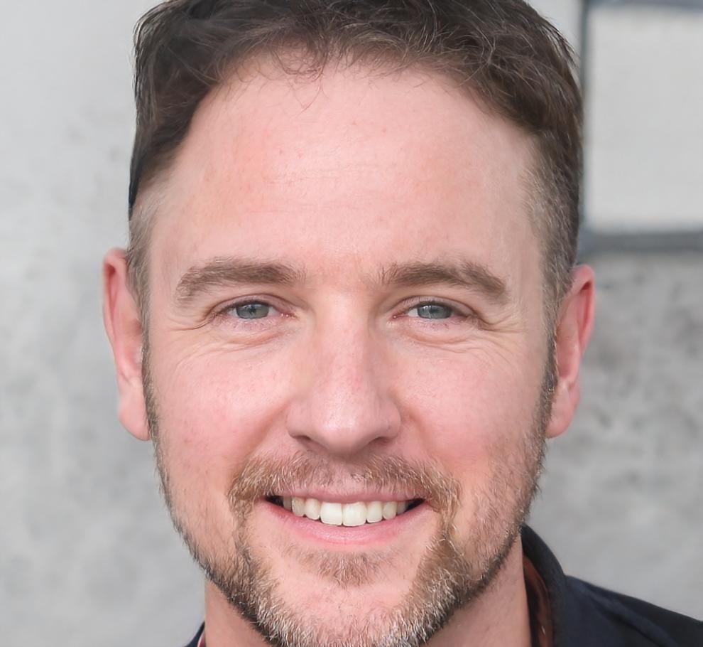 Portrait de Basile Kowalski, formateur spécialiste en prévision budgétaire